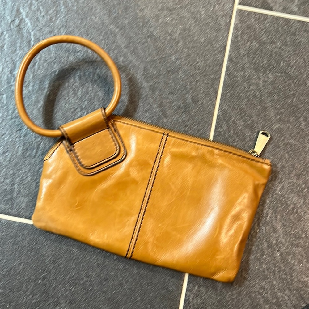 HOBO Sable wristlet